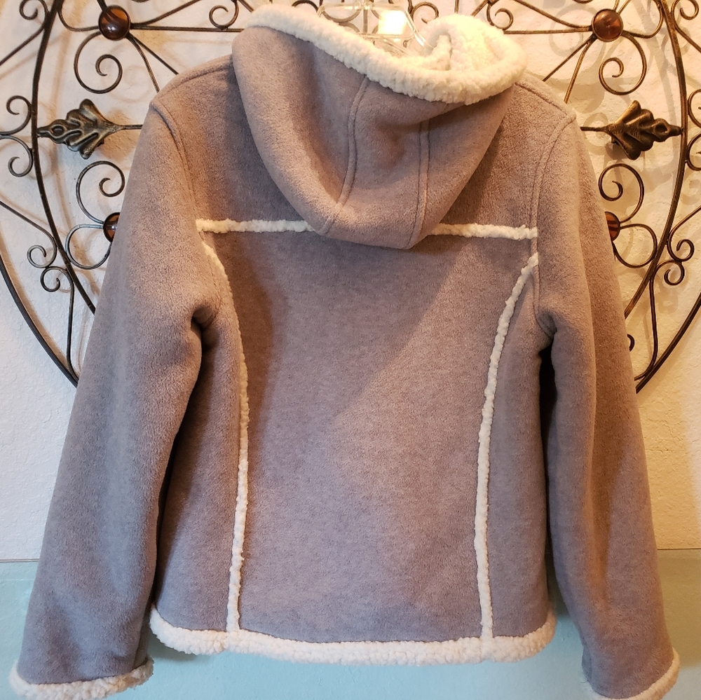 Coat - Picture 2 of 9